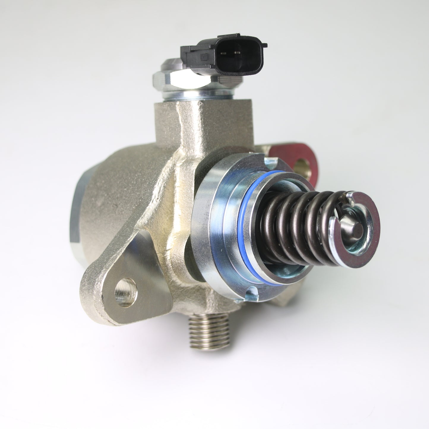 The new high-pressure fuel pump is suitable for Nissan Titan, NV, Armada, for Infiniti M56, QX56, and Q70.