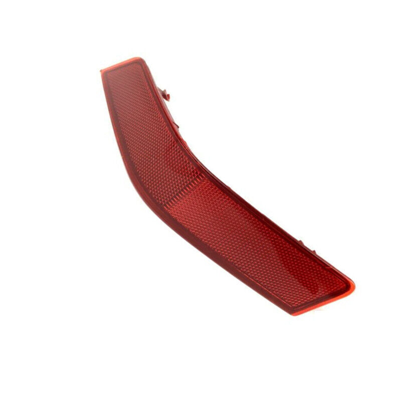 Rear bumper marker light reflector on the left, applicable to for Nissan Rogue 2017 - 2018 - 2020.