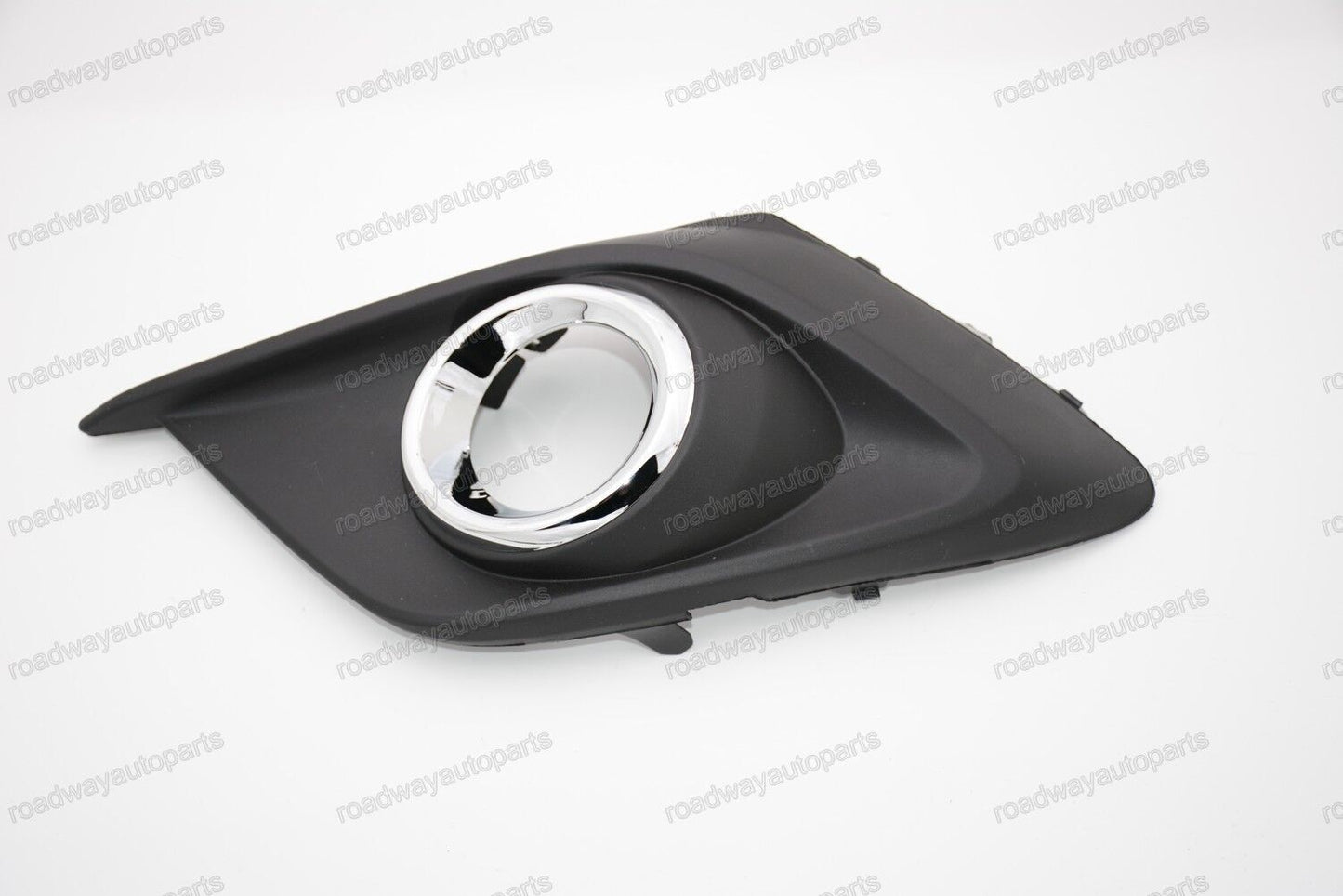Left front fog lamp light bezel cover with chrome trim for MAZDA 3 AXELA 2014