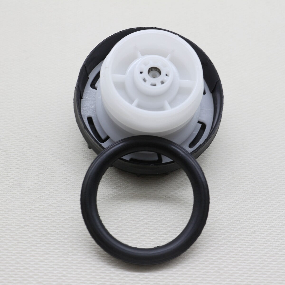 1Pcs Screw On Gas Fuel  Oil Filler Cap 22591475, 22591476 For GM for Chevrolet for GMC